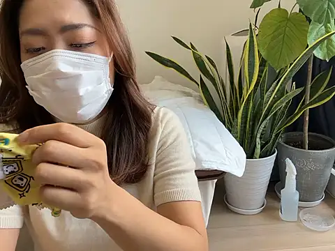 Snapshot of mochiko_mck chatting on July 19, 2026, 1:42 am mochiko mck online show from July 19, 2026, 1:42 am