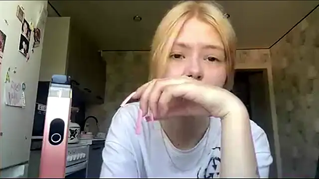 Snapshot of Jeneienal_1 chatting on June 26, 2026, 2:10 pm Jeneienal 1 online show from June 26, 2026, 2:10 pm