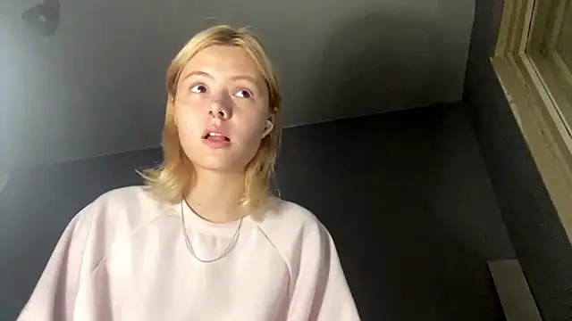 Snapshot of Jeneienal_1 chatting on July 9, 2026, 3:16 pm Jeneienal 1 online show from July 9, 2026, 3:16 pm