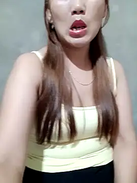 Emma-18h online show from July 2, 2026, 11:22 pm