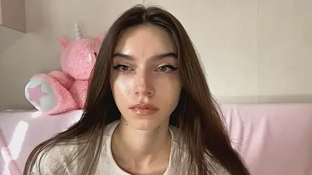 JosefineWahler online show from June 25, 2026, 3:05 pm