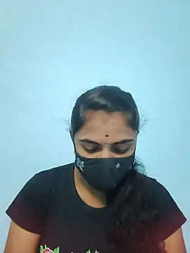 Snapshot of Megavarthinii chatting on July 7, 2026, 2:43 pm Megavarthinii online show from July 7, 2026, 2:43 pm