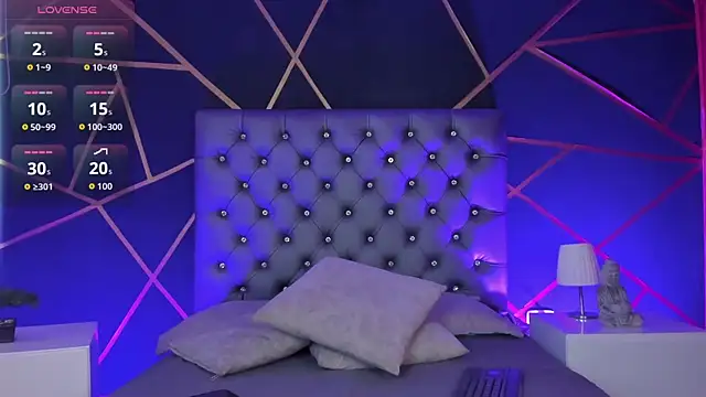 Katherinee Scott online show from July 29, 2026, 8:07 pm