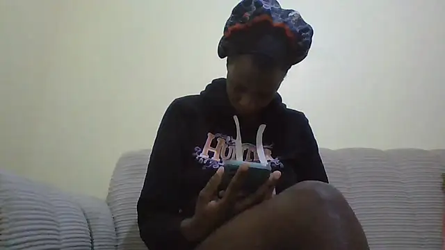 Snapshot of Savannah_Leex chatting on June 25, 2026, 7:02 am Savannah Leex online show from June 25, 2026, 7:02 am