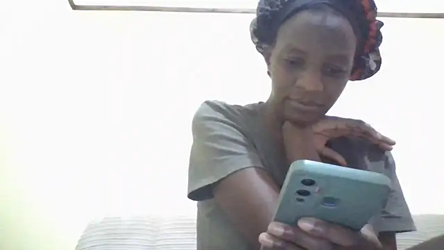 Snapshot of Savannah_Leex chatting on June 27, 2026, 12:22 pm Savannah Leex online show from June 27, 2026, 12:22 pm
