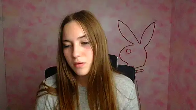 Snapshot of Holly_Mooon_ chatting on July 14, 2026, 10:32 am Holly Mooon online show from July 14, 2026, 10:32 am