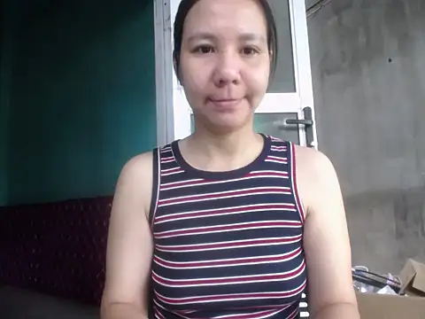 Snapshot of __Lily24__ chatting on July 1, 2026, 2:02 am Lily24 online show from July 1, 2026, 2:02 am