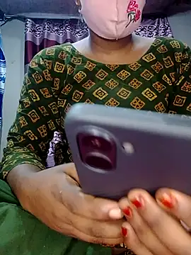 Miss-mahi7 online show from July 18, 2026, 5:17 pm