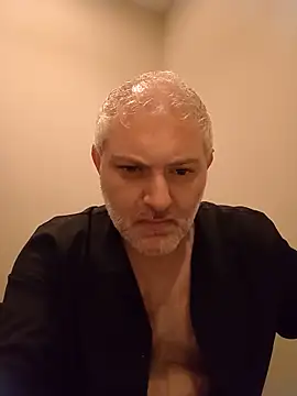 Snapshot of Alessio8000 chatting on June 27, 2026, 12:26 am Alessio8000 online show from June 27, 2026, 12:26 am