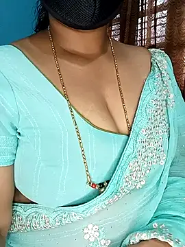 Snapshot of Anusha_cute27 chatting on July 3, 2026, 6:42 am Anusha cute27 online show from July 3, 2026, 6:42 am