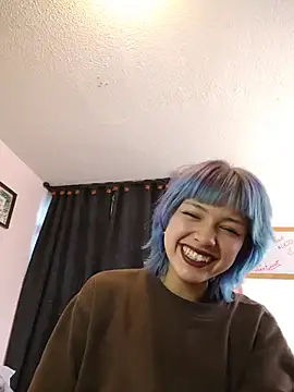 VIOLETINLOVE online show from July 1, 2026, 3:45 pm