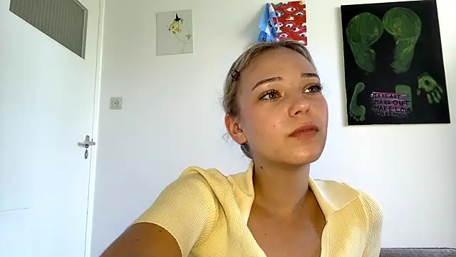 Snapshot of Kassejent chatting on July 1, 2026, 11:23 am Kassejent online show from July 1, 2026, 11:23 am