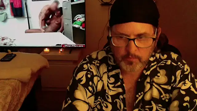 Snapshot of dnice1975 chatting on July 2, 2026, 8:42 am dnice1975 online show from July 2, 2026, 8:42 am