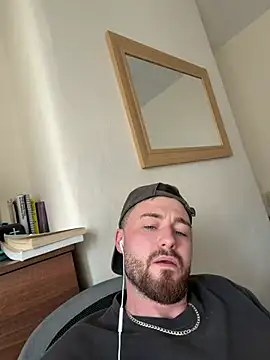 Snapshot of HelloFrankieboy chatting on July 25, 2026, 3:53 pm HelloFrankieboy online show from July 25, 2026, 3:53 pm