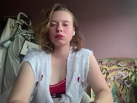 Snapshot of BettyFlirty chatting on July 15, 2026, 6:24 pm BettyFlirty online show from July 15, 2026, 6:24 pm
