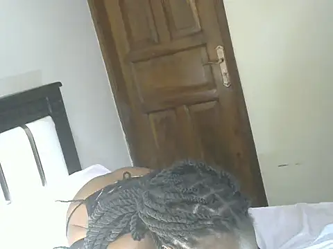 Snapshot of thickpetite chatting on July 6, 2026, 7:05 am thickpetite online show from July 6, 2026, 7:05 am