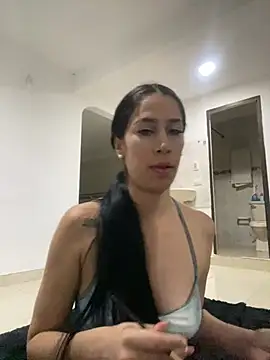 Snapshot of aurorarusso1 chatting on July 10, 2026, 6:07 am aurorarusso1 online show from July 10, 2026, 6:07 am