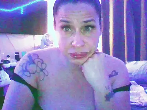 imisamoore69 online show from November 30, 2025, 7:12 am