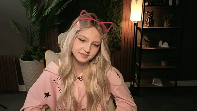Snapshot of Aliselle chatting on July 5, 2026, 1:40 pm Aliselle online show from July 5, 2026, 1:40 pm