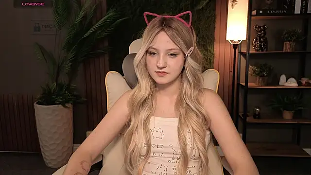 Snapshot of Aliselle chatting on July 12, 2026, 3:25 pm Aliselle online show from July 12, 2026, 3:25 pm