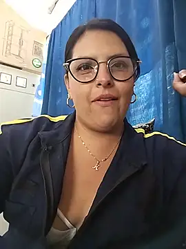 Snapshot of YINNA__24 chatting on July 13, 2026, 2:20 pm YINNA 24 online show from July 13, 2026, 2:20 pm