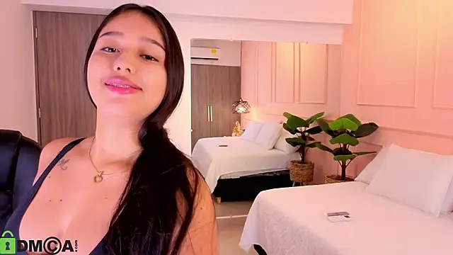 BELLA GAITAN  online show from July 7, 2026, 11:47 am