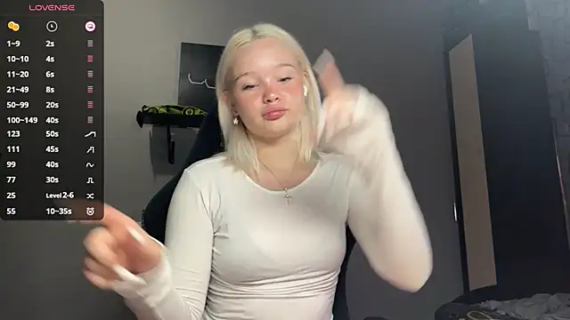 JoleneDorow online show from July 9, 2026, 1:20 am