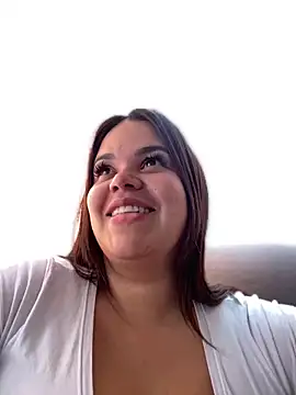 Snapshot of AliceStarshine chatting on February 15, 2025, 4:23 pm AliceStarshine online show from February 15, 2025, 4:23 pm