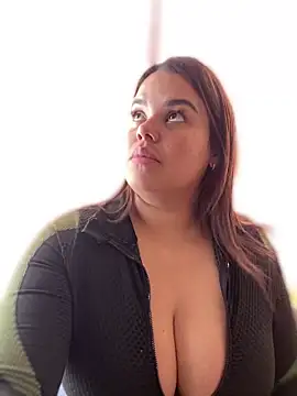 Snapshot of AliceStarshine chatting on February 18, 2025, 6:15 pm AliceStarshine online show from February 18, 2025, 6:15 pm