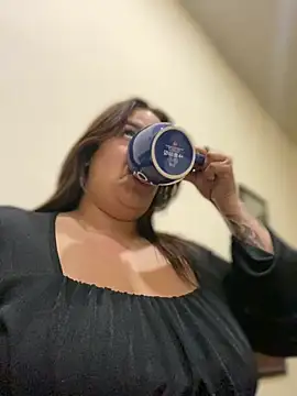 Snapshot of AliceStarshine chatting on March 1, 2025, 11:47 pm AliceStarshine online show from March 1, 2025, 11:47 pm