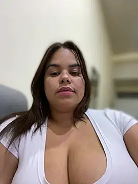 Snapshot of AliceStarshine chatting on March 6, 2025, 4:08 am AliceStarshine online show from March 6, 2025, 4:08 am