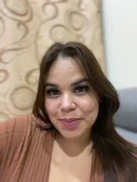 Snapshot of AliceStarshine chatting on March 7, 2025, 1:20 am AliceStarshine online show from March 7, 2025, 1:20 am