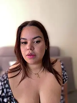 Snapshot of AliceStarshine chatting on March 18, 2025, 2:26 pm AliceStarshine online show from March 18, 2025, 2:26 pm