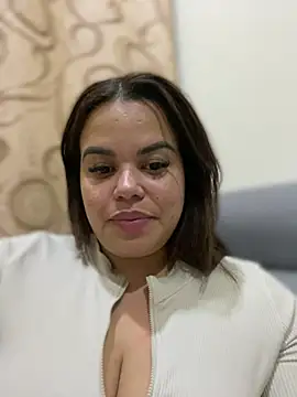 Snapshot of AliceStarshine chatting on March 21, 2025, 2:50 am AliceStarshine online show from March 21, 2025, 2:50 am