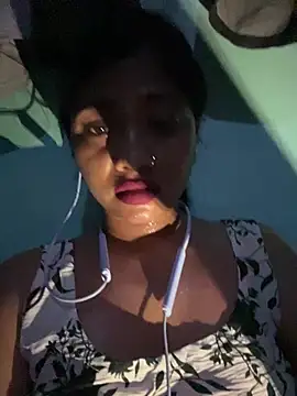 Snapshot of Miss-puhu chatting on July 6, 2026, 6:10 pm Miss-puhu online show from July 6, 2026, 6:10 pm