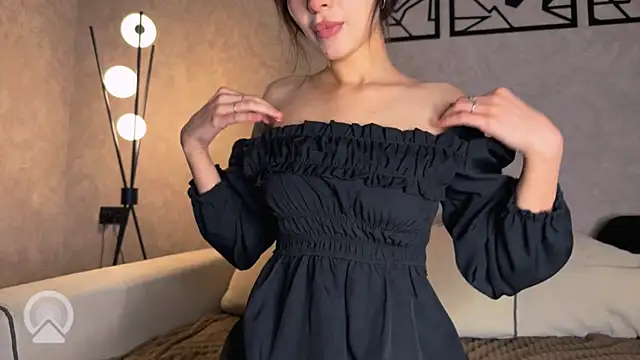 Snapshot of neo_moon1 chatting on July 5, 2026, 5:31 pm neo moon1 online show from July 5, 2026, 5:31 pm