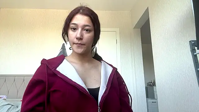 Snapshot of EmmaKitti chatting on July 6, 2026, 2:03 pm EmmaKitti online show from July 6, 2026, 2:03 pm