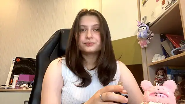 Snapshot of MnemonicSimplism chatting on July 7, 2026, 7:34 am MnemonicSimplism online show from July 7, 2026, 7:34 am