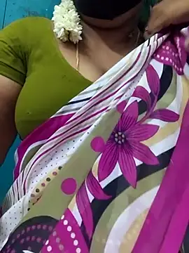 Snapshot of tamilrose143 chatting on July 8, 2026, 12:31 pm tamilrose143 online show from July 8, 2026, 12:31 pm
