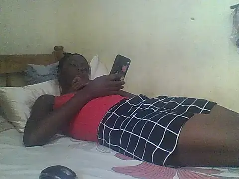 Snapshot of Savage_lily chatting on July 7, 2026, 6:05 am Savage lily online show from July 7, 2026, 6:05 am