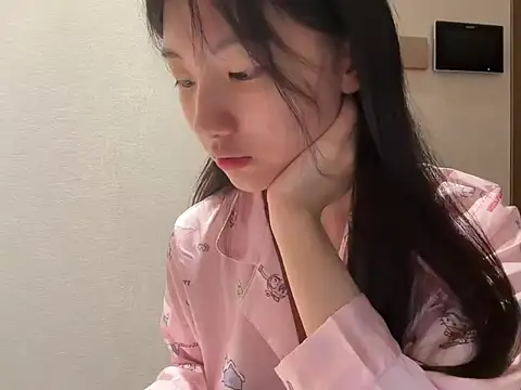 Snapshot of miumikkkki chatting on July 7, 2026, 11:25 am miumikkkki online show from July 7, 2026, 11:25 am