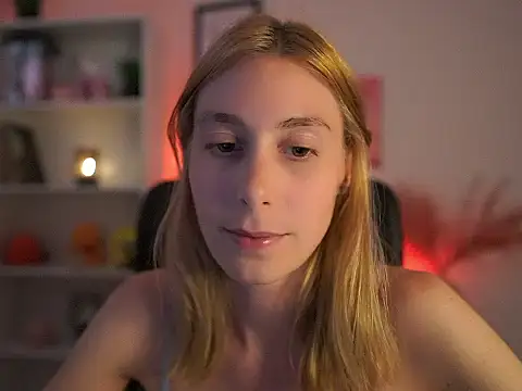 Snapshot of RachelMoore18 chatting on July 9, 2026, 1:26 pm RachelMoore18 online show from July 9, 2026, 1:26 pm