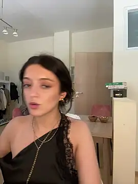 Snapshot of ValeriaNextDoor chatting on July 8, 2026, 10:42 am ValeriaNextDoor online show from July 8, 2026, 10:42 am