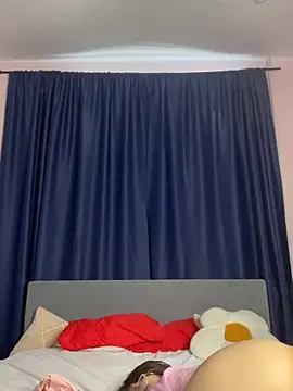 Snapshot of Riley_flower_ chatting on July 18, 2026, 7:01 am Riley flower online show from July 18, 2026, 7:01 am