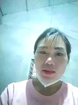 quyquy01 online show from July 9, 2026, 4:22 pm