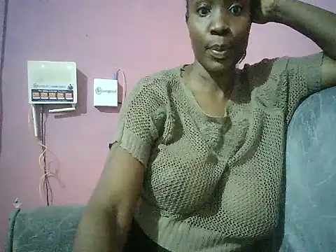 Snapshot of aliciacake5 chatting on July 15, 2026, 6:24 pm aliciacake5 online show from July 15, 2026, 6:24 pm