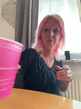 Snapshot of Bianka_Melody chatting on July 16, 2026, 5:35 am Bianka Melody online show from July 16, 2026, 5:35 am