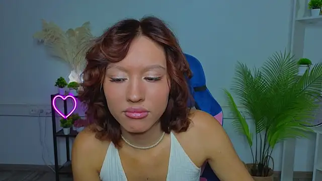 Snapshot of JazlynPlant chatting on August 2, 2026, 10:25 am JazlynPlant online show from August 2, 2026, 10:25 am