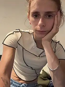 Luisawilliam online show from July 16, 2026, 10:38 pm