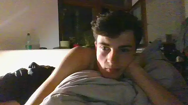 Snapshot of freshboy72 chatting on July 12, 2026, 1:18 am freshboy72 online show from July 12, 2026, 1:18 am